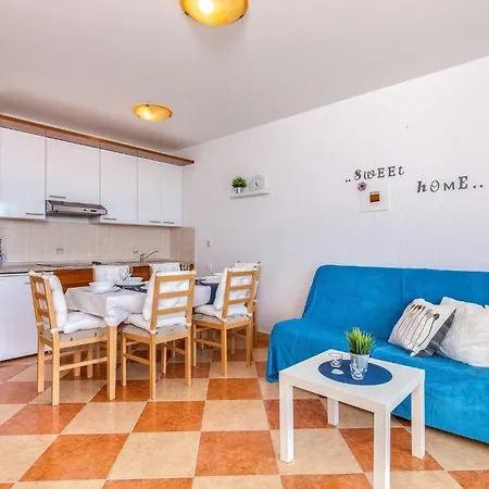 Stunning In Apartment Crikvenica
