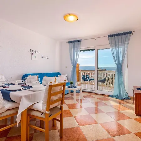 2 Bedroom Stunning In Apartment